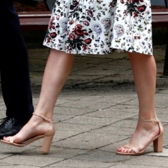 Stuart Weitzman Nearlynude Ankle strap Nude patent leather sandals size 10 women - Picture 3 of 16